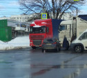 ДТП на ул. Кирова в Туле парализовало движение транспорта