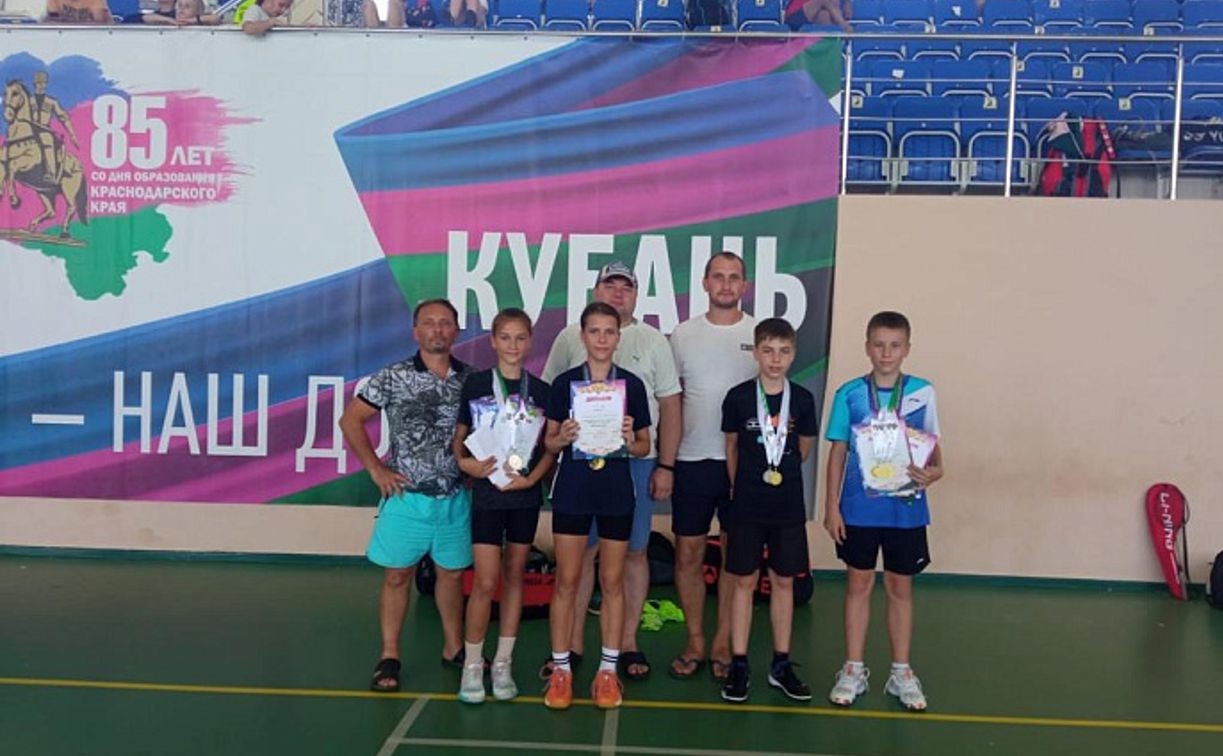 Тульские спортсмены завоевали медали Всероссийских соревнований по бадминтону