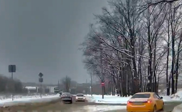 В Туле водитель Nissan заблудилась на дороге