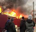 Крупный пожар в поселке Заокский: жители организовали сбор средств и вещей для погорельцев