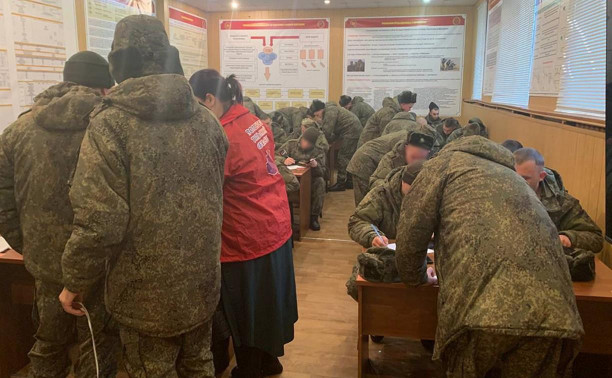 Тульские чиновники посетили воинские части, где проходят подготовку мобилизованные туляки