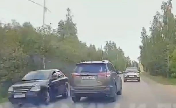 В Туле водитель опасно выехал в лоб встречному движению