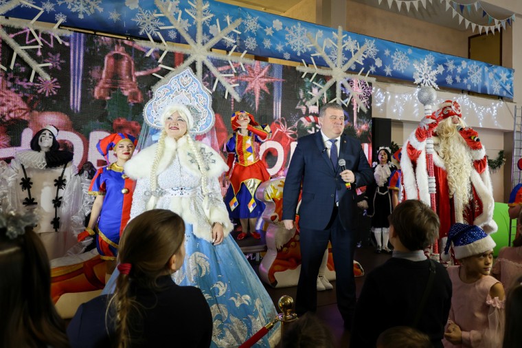 Илья Беспалов открыл елку главы администрации города Тулы