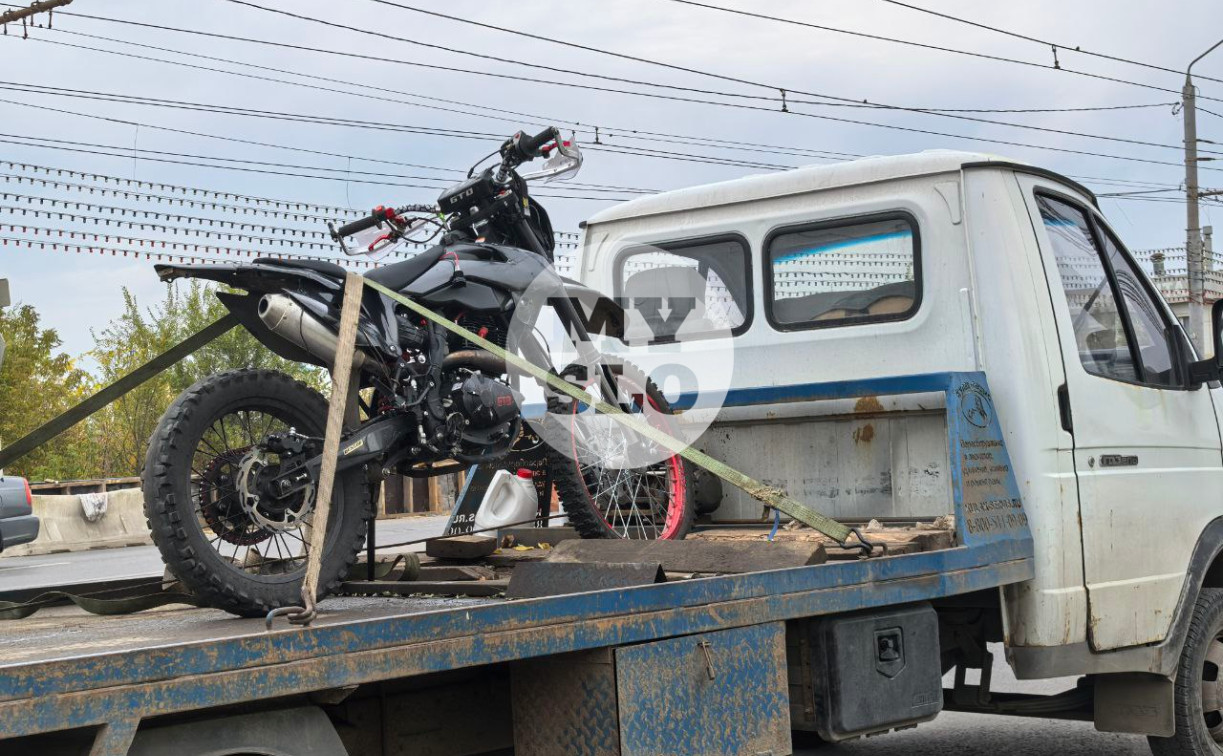 В Туле 17-летний питбайкер сбил женщину на тротуаре, уходя от погони ГИБДД