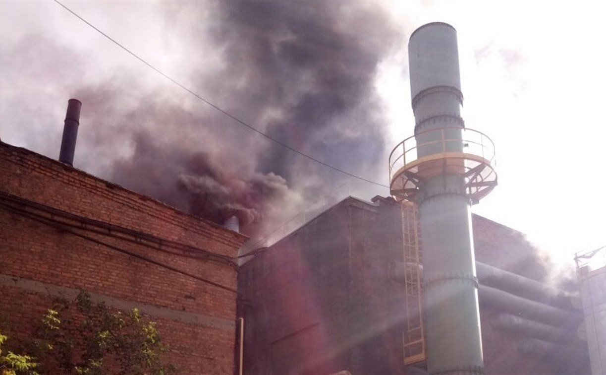 В Алексине больше 20 пожарных тушили завод «Тяжпромарматура»