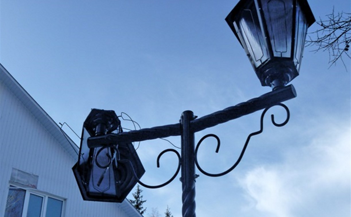 В Комсомольском парке посёлка Заокский сломаны новые фонари