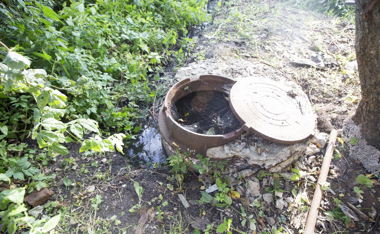 Жители поселка под Щекино тонут в мусоре и канализационных стоках