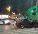 На ул. Пузакова в Туле Citroen столкнулся с фурой