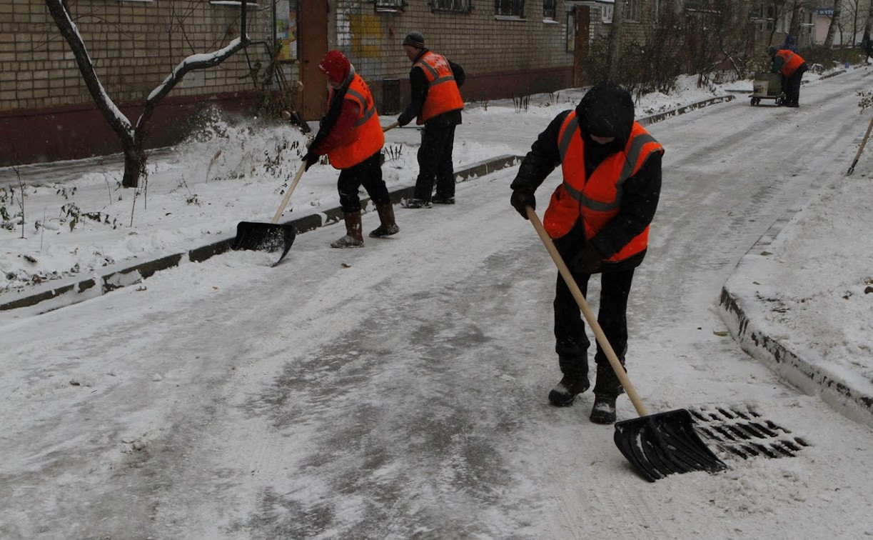 Тульских коммунальщиков штрафуют за плохую очистку дворов от снега и льда