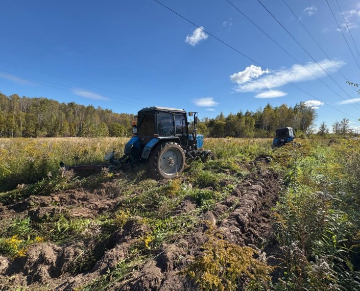 В Большой Туле проводят противопожарную опашку полей и лесополос