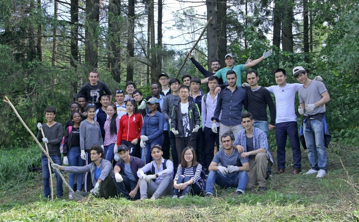 В Туле появился волонтерский эколого-трудовой отряд из иностранцев