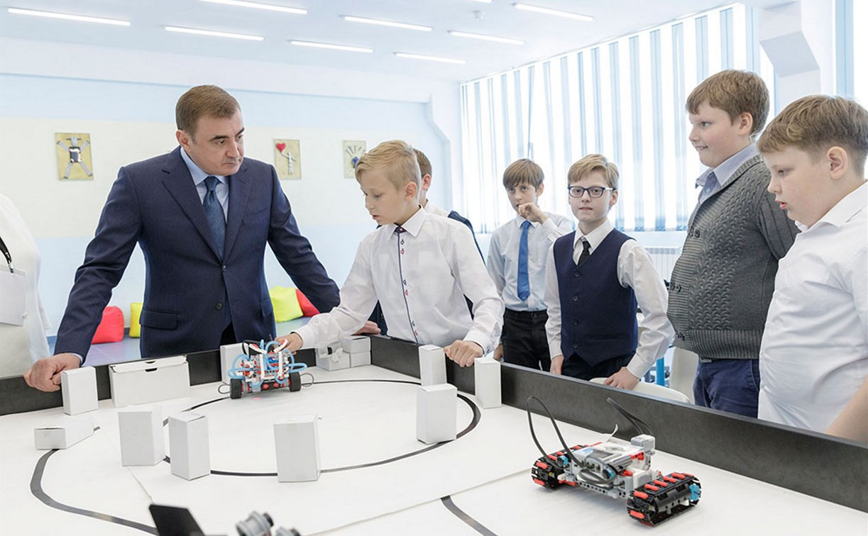 Алексей Дюмин посетил детский технопарк Алексинского маштехникума