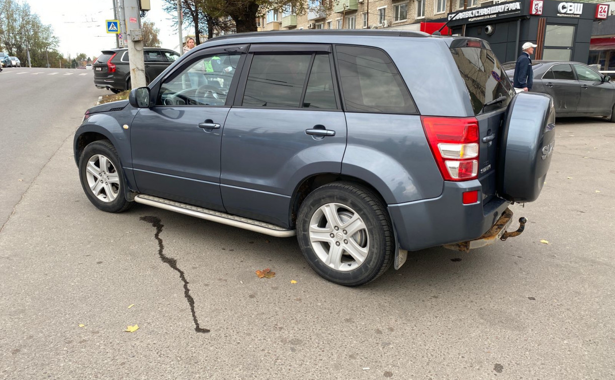 На ул. Октябрьской Suzuki сбил подростка на электросамокате