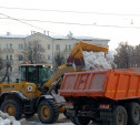 В Туле проводят уборку городских улиц и вывозят снег