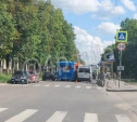 На ул. Металлургов столкнулись маршрутка и автобус