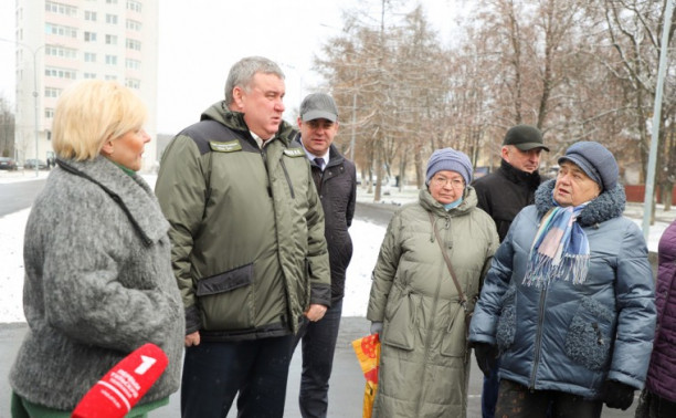 В сквере «Славянский бульвар» появились скульптуры Чебурашки и кота Леопольда