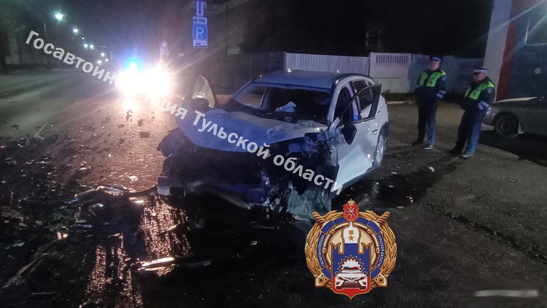 В Туле два человека пострадали в ДТП с фурой на Мосина