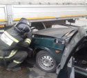 В Новомосковске двое мужчин пострадали в улетевшей под грузовик «девятке»