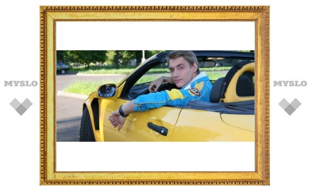 Леша Воробьев продает машину