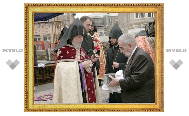 В Ереване заложен фундамент церкви святой Анны и резиденции Католикоса всех армян