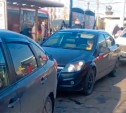 В Туле нарушители правил парковки заблокировали автобусную остановку