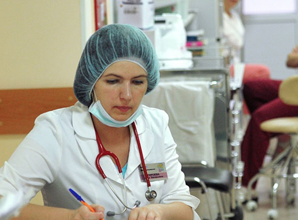 К 2018 году тульские врачи будут получать 75 тысяч рублей