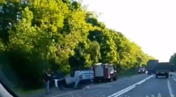 В жестком ДТП на трассе М-2 пострадали два человека