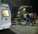 На улице Дмитрия Ульянова в Туле троллейбус врезался в пятиэтажку