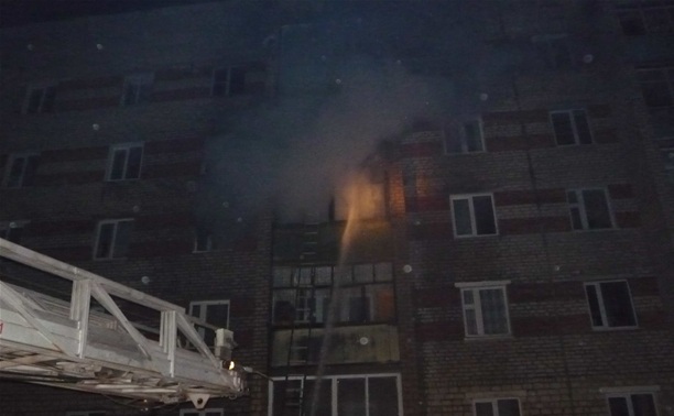 Из-за непогашенной свечи в Богородицке загорелась квартира
