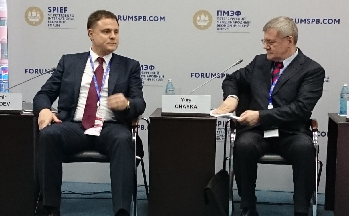 Владимир Груздев на Петербургском международном форуме выступил в защиту бизнеса