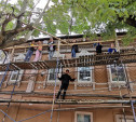 «Том Сойер Фест»: волонтеры покрасили старинный дом на ул. Тургеневской
