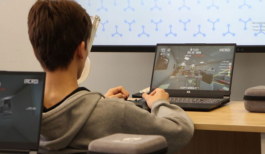 В Туле школьники соревновались в управлении БПЛА