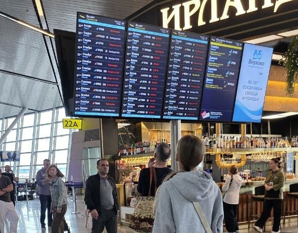 Туляки рассказали об обстановке в аэропорту Москвы: «Паники нет, люди ждут новостей»
