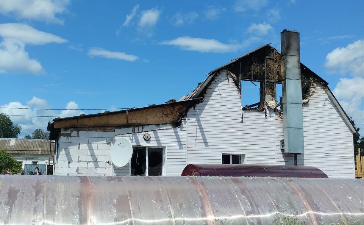 Многодетная семья из Белева просит помощи в восстановлении сгоревшего дома
