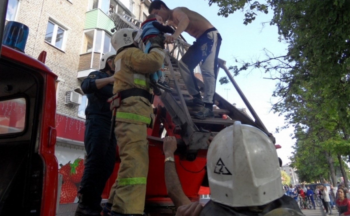 В Туле пожарные эвакуировали жителей пятиэтажки