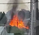 Рядом с Центральным рынком загорелся частный дом: погиб один человек