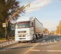 В Плавске водитель фуры едва не сбил ребенка на самокате