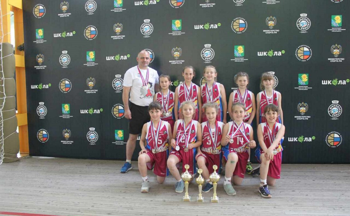 Команда из Тульской области завоевала серебро на Всероссийском фестивале по мини-баскетболу