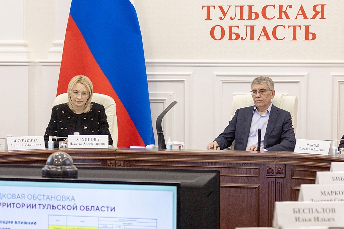Миляев поручил создать резерв люков: «Хочу посмотреть, у кого сколько их в запасе»