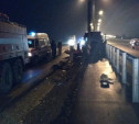 На М-2 «Крым» микроавтобус врезался в столб: пострадали пять человек