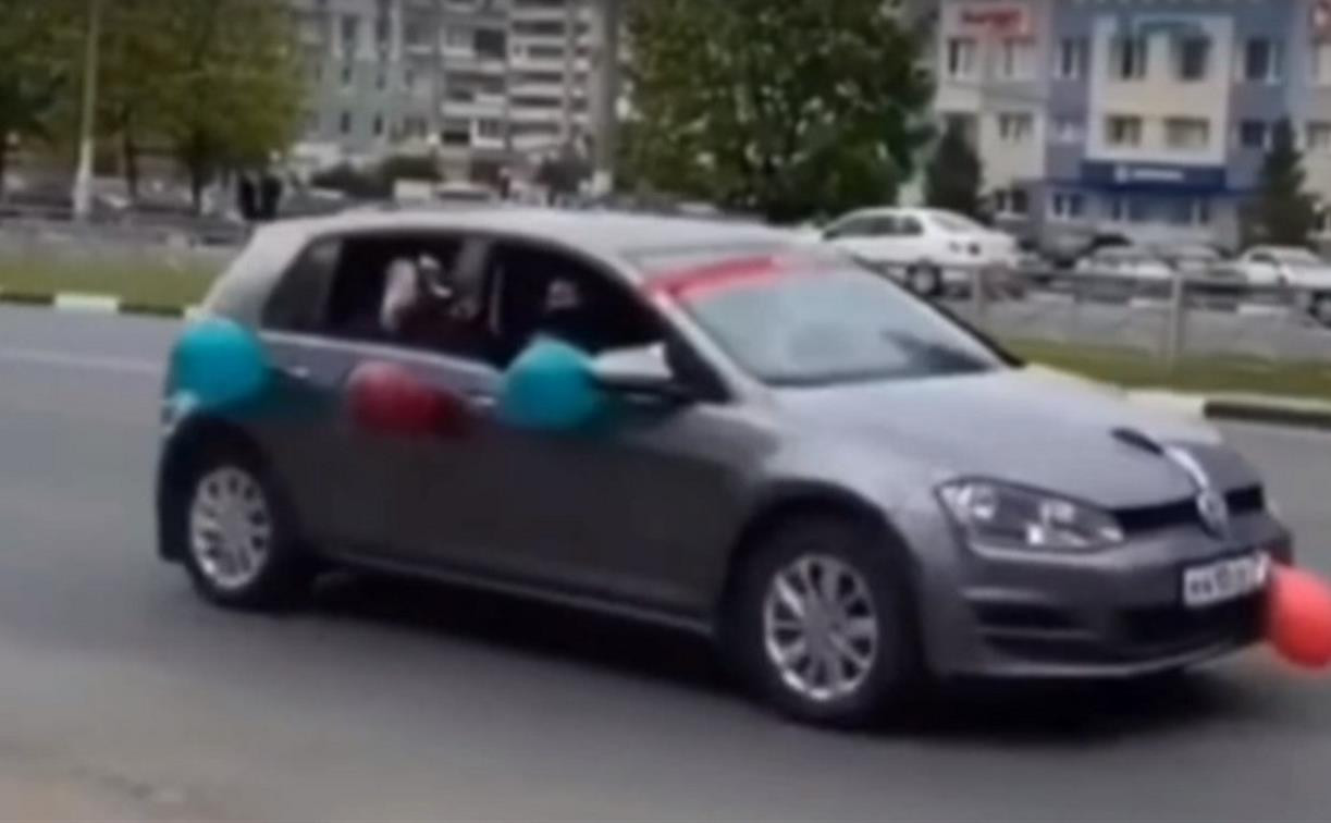 Тульские лицеисты отметили последний звонок автопробегом: видео