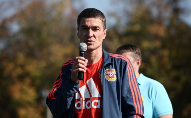 Виктор Булатов: «Футбол помогает людям не наделать глупостей»