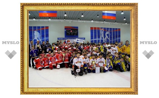 Новомосковские хоккеисты одержали победу в международном хоккейном турнире "Кубок "ЕвроХим"