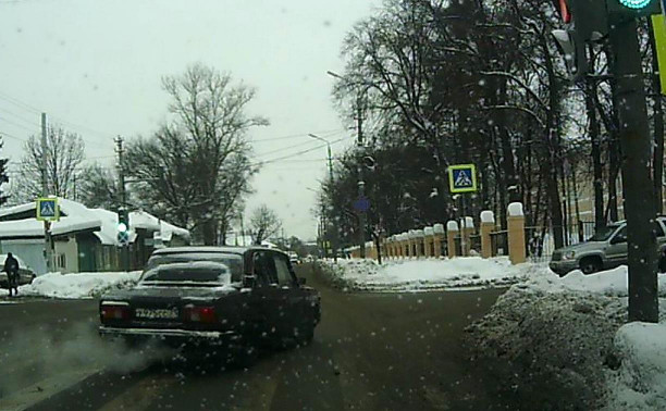 «Накажи автохама»: торопливого водителя ВАЗа оштрафовали за стоп-линию