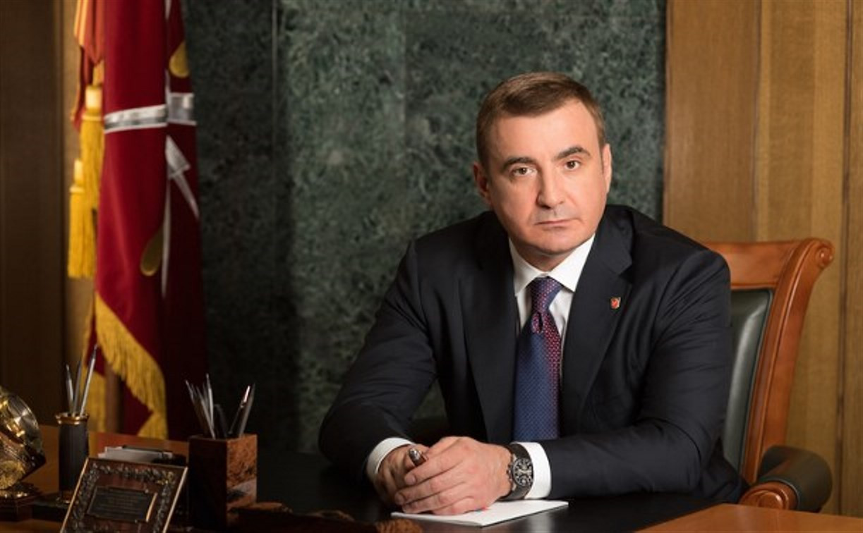 Алексей Дюмин поздравил работников налоговых органов с профессиональным праздником