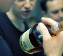 В Новомосковске молодая пара украла из магазина две бутылки виски