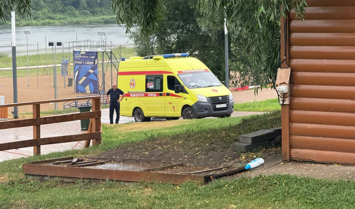 Пострадавших от удара молнии женщин перевели в Тульскую областную больницу  