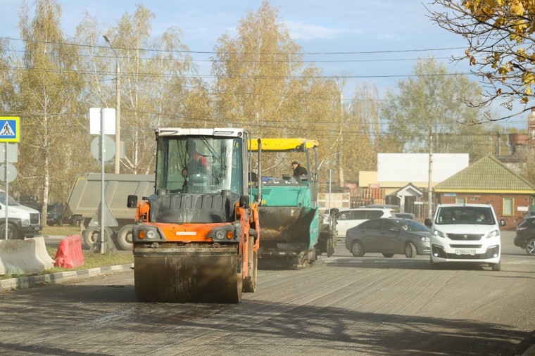 В Туле на улице Карла Маркса начали укладывать асфальт 