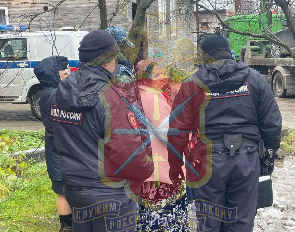 Крупный рейд тульских силовиков в цыганском поселке: изъято 5 машин, 2 человека доставлены в военкомат, 1 — в полицию 