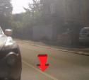 На ул. Льва Толстого автомобилист уверенно проехал на красный